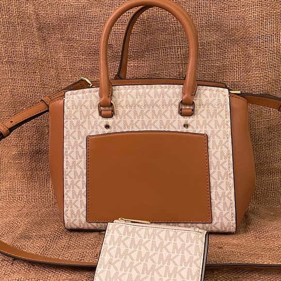 Med. Park satchel/crossbody w/ wallet - Picture 4 of 14